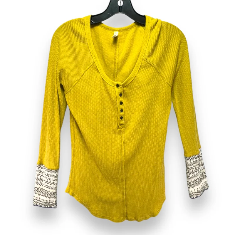 Alpine Cuff Henley Top By Free People In Yellow, Size: L Traditional Men's Country