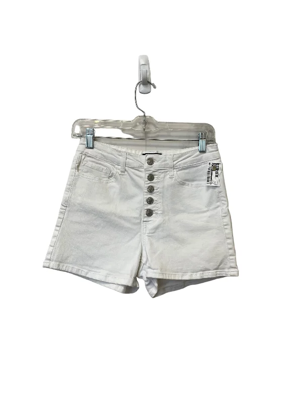 White Shorts Vervet, Size M Laid